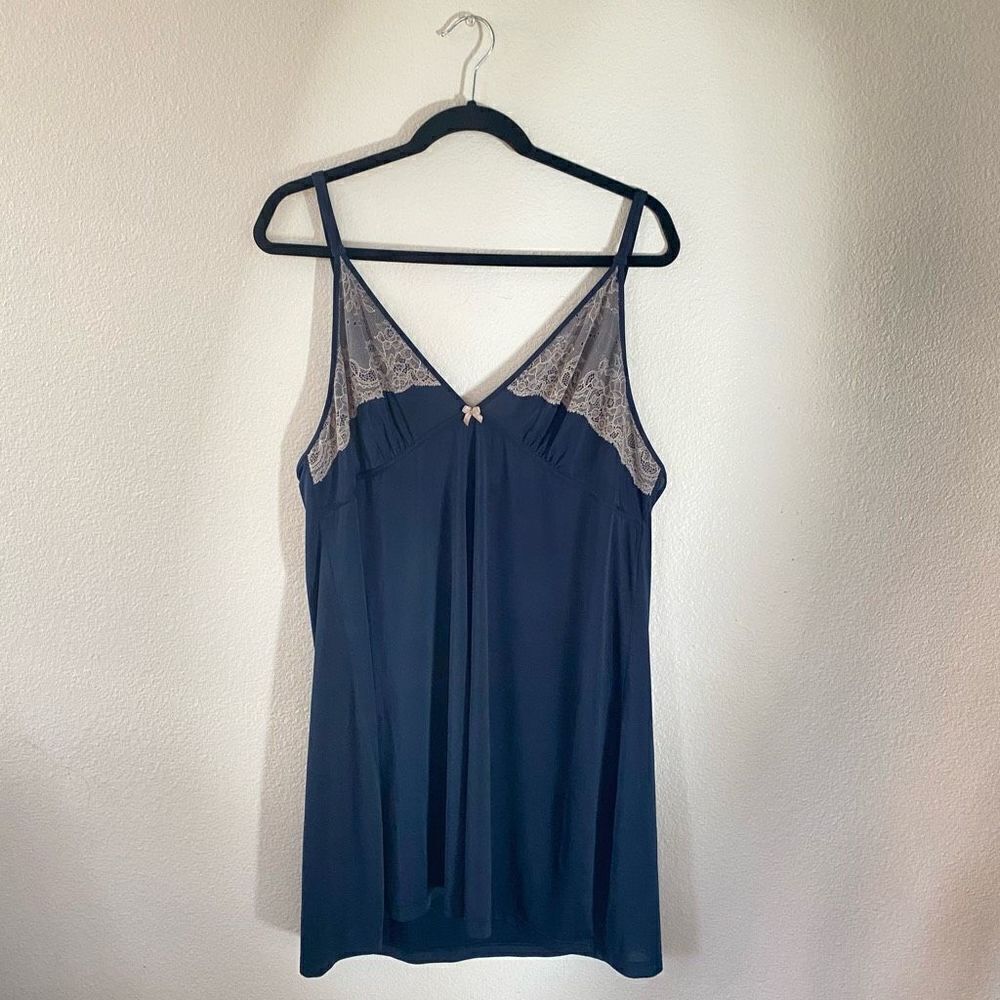 Navy Jones New York Chemise